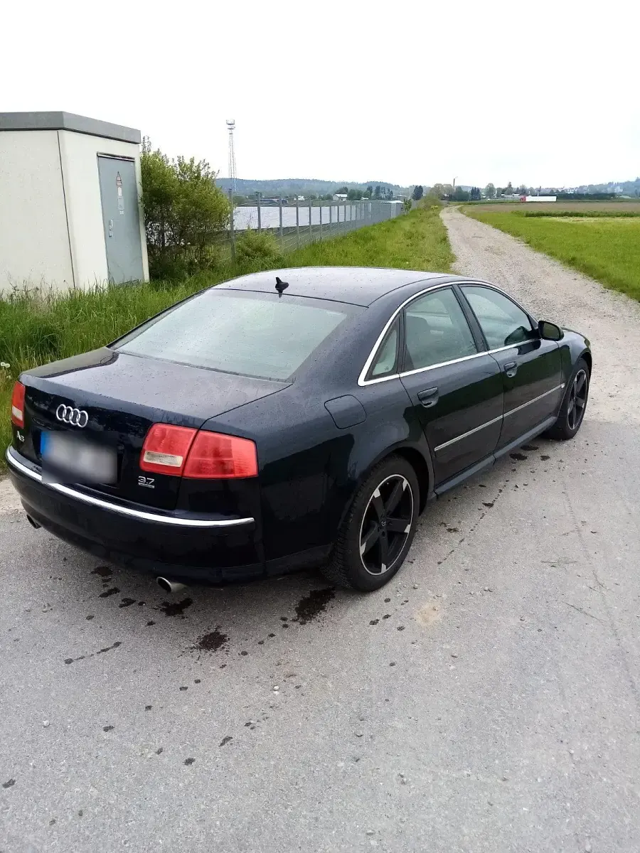 Gebraucht Audi A8 280 PS (205 kW) 2003 Blau Limousine
