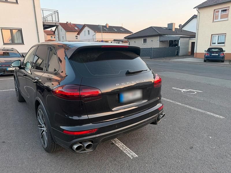 Gebraucht Porsche Cayenne 385 PS (283 kW) 2016 Schwarz SUV