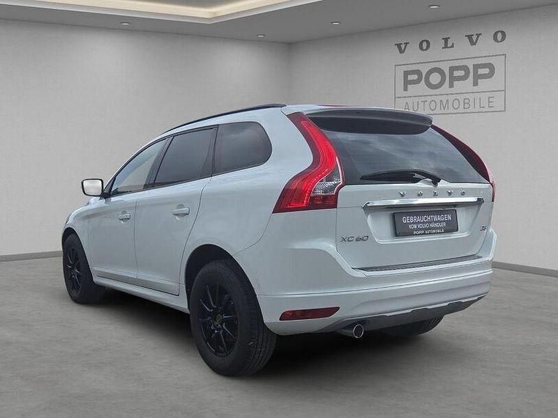 Gebraucht Volvo XC60 Kinetic 150 PS (110 kW) 2016 Ice white, solid / solid SUV