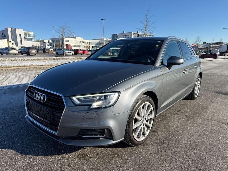 Gebraucht Audi A3 Design 116 PS (85 kW) 2018 Grau Limousine