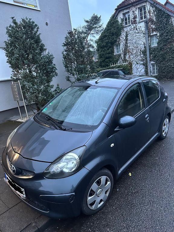 Gebraucht Toyota Aygo 68 PS (50 kW) 2006 Grau Kleinwagen