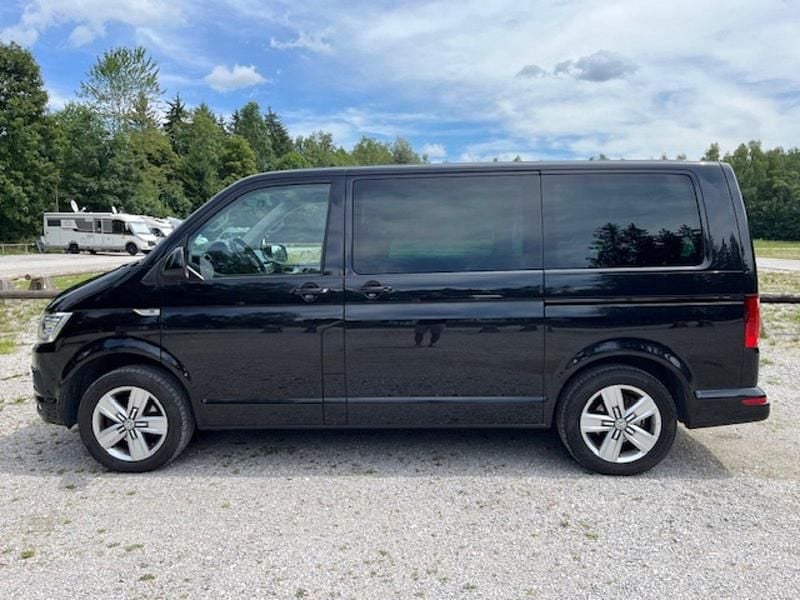 Schwarz Gebraucht 2016 VW T6 Comfortline Van | 29.900 € (Guter Preis) - Bild 1/4