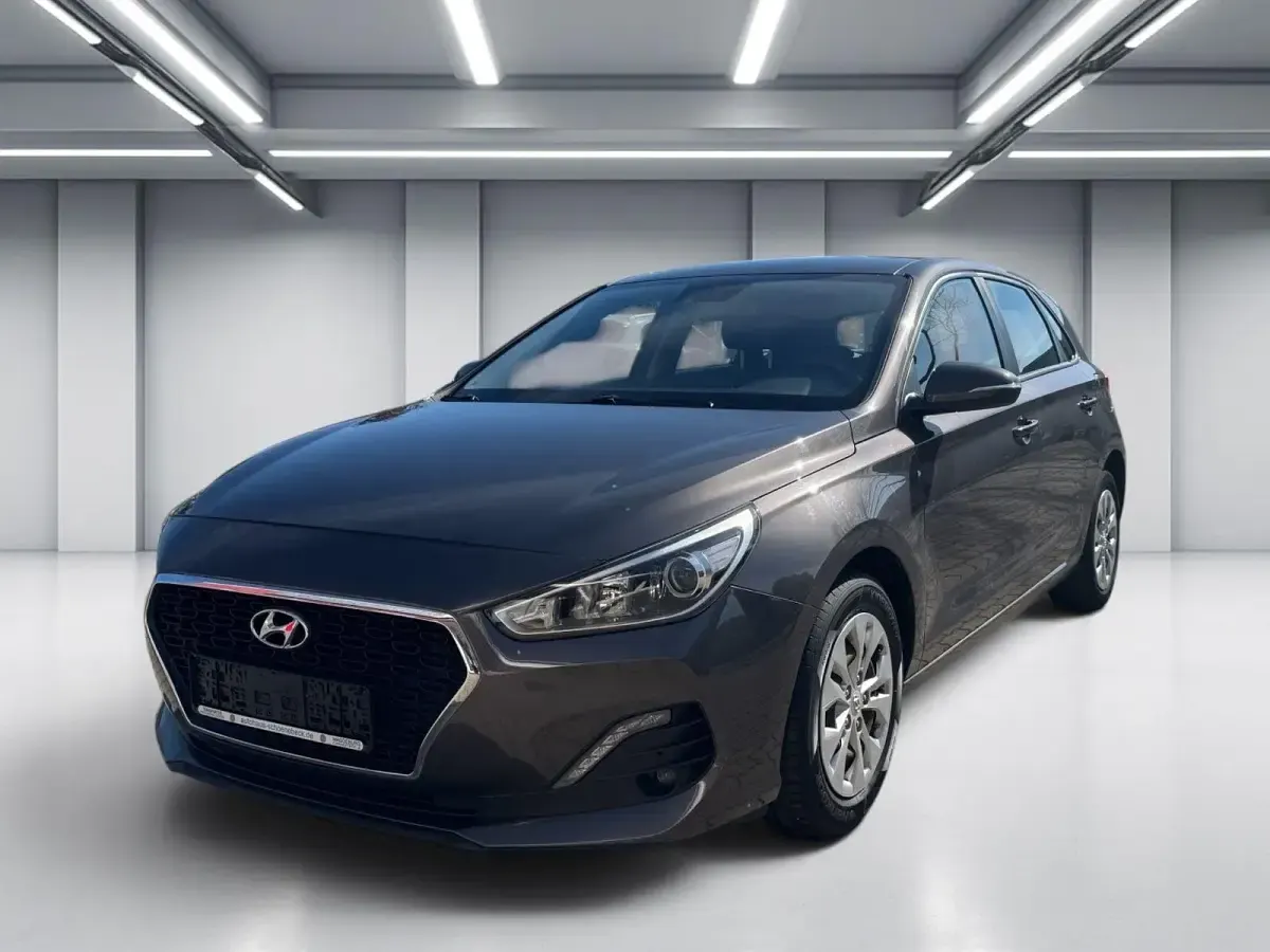 Gebraucht Hyundai i30 Select 120 PS (88 kW) 2019 Grau Kombi