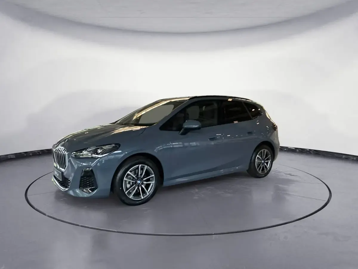 Neu BMW 220 Active Tourer M Sport 170 PS (125 kW) 2026 Grau Van / Kleinbus