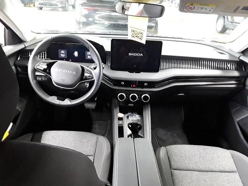 Gebraucht Skoda Superb 150 PS (110 kW) 2025 Graphitegrau metallic (metallic) Limousine