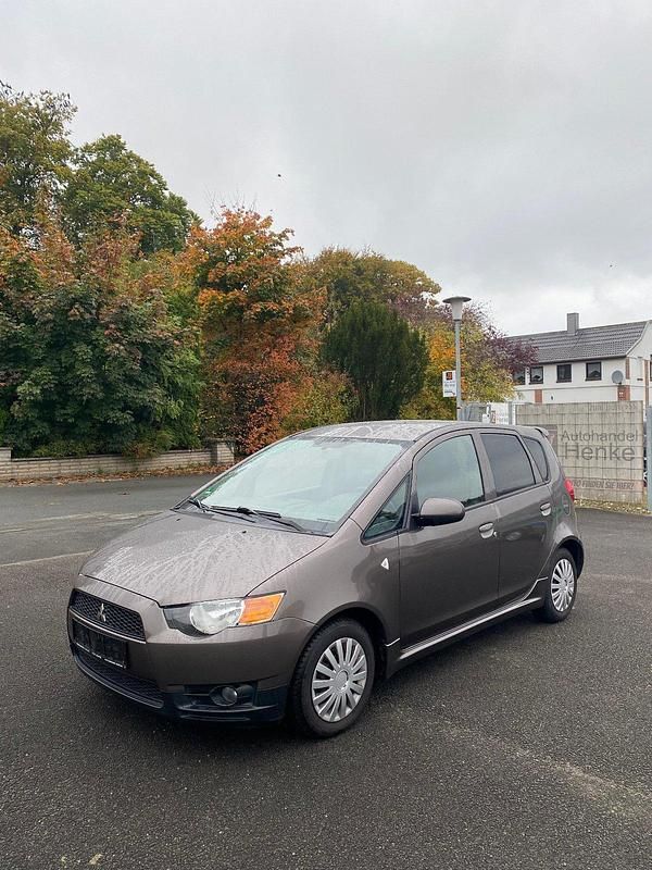 Braun Gebraucht 2012 Mitsubishi Colt Plus Limousine | 3.950 € (Fairer Preis) - Bild 1/4