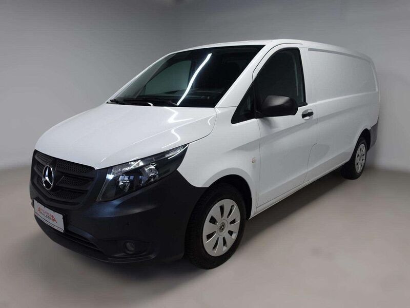 Arktikweiss Gebraucht 2021 Mercedes Vito Van / Kleinbus | 21.990 € (Fairer Preis) - Bild 1/4