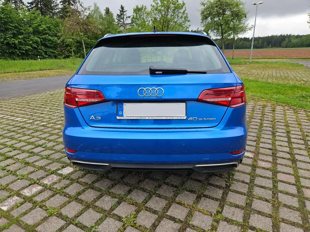 Gebraucht Audi e-tron Ambiente 204 PS (150 kW) 2020 Blau SUV