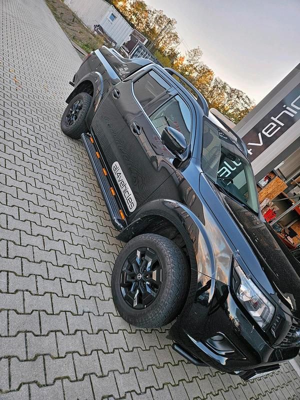 Schwarz Gebraucht 2020 Nissan Navara Abholung | 28.000 € (Etwas zu teuer) - Bild 1/4
