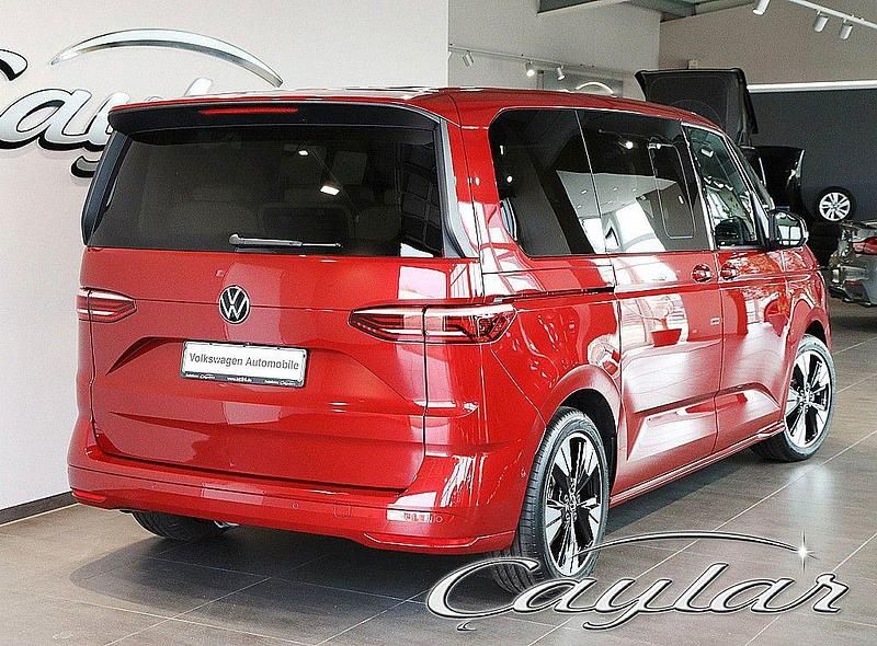 Gebraucht VW Multivan 150 PS (110 kW) 2024 Rot Van