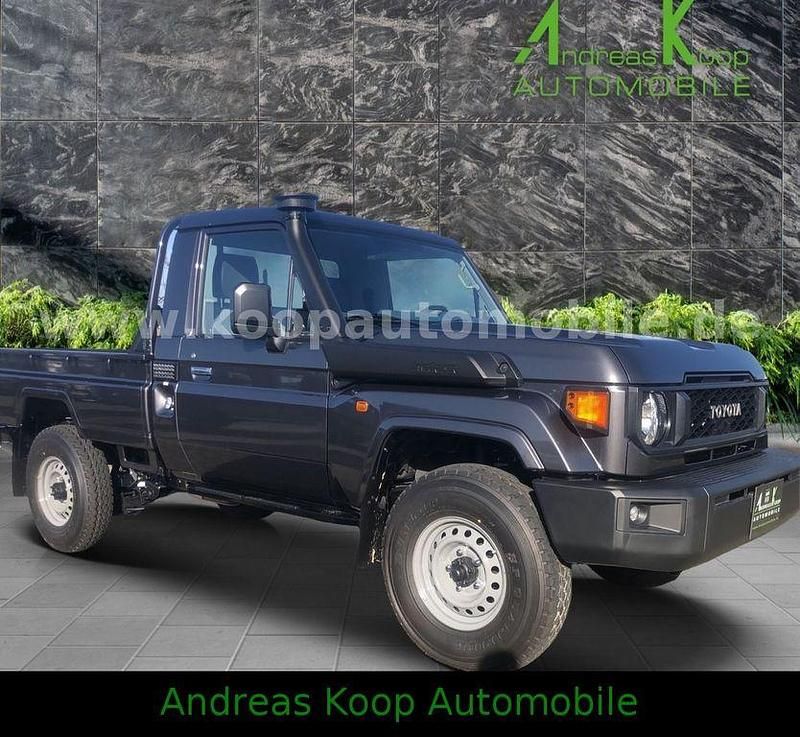 Neu Toyota Land Cruiser 231 PS (169 kW) 2026 Grau SUV