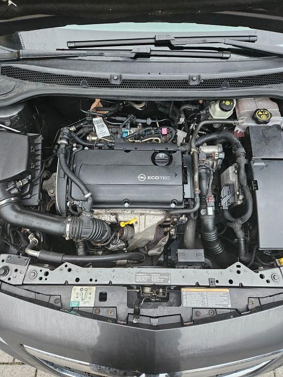 Gebraucht Opel Astra Edition 179 PS (131 kW) 2010 Grau Limousine