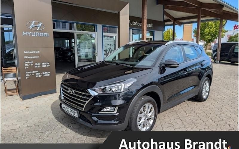 Schwarz Gebraucht 2020 Hyundai Tucson Trend SUV | 18.990 € (Superpreis) - Bild 1/4