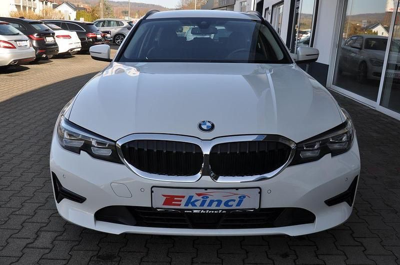Gebraucht BMW 318 Advantage 150 PS (110 kW) 2022 Weiß Kombi