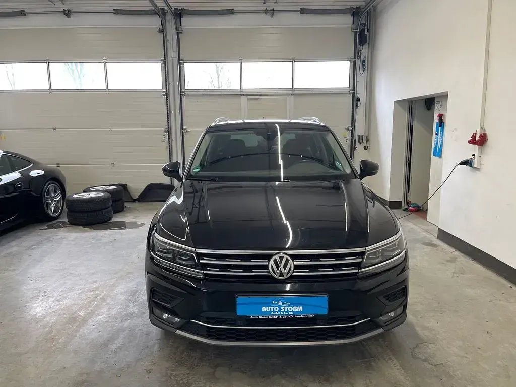 Gebraucht VW Tiguan Highline 190 PS (139 kW) 2020 Schwarz SUV