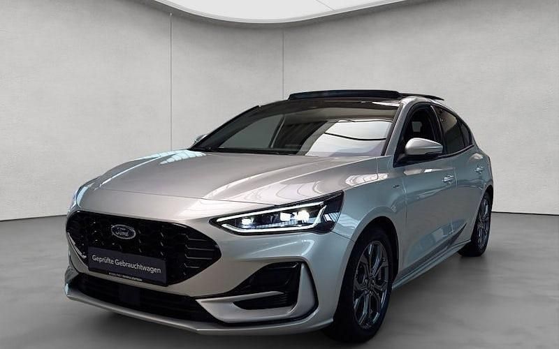 Gebraucht Ford Focus ST-Line X 155 PS (114 kW) 2024 Moondust silver (metallic) Limousine
