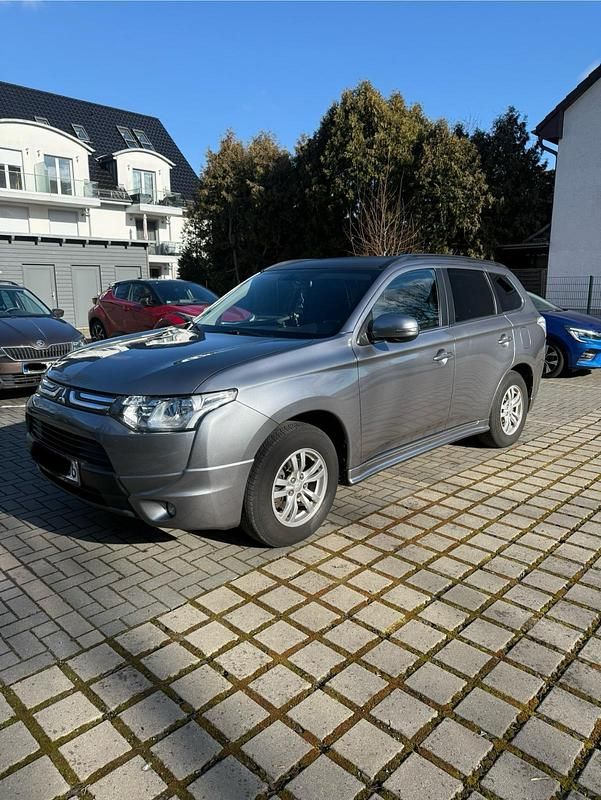 Gebraucht Mitsubishi Outlander 150 PS (110 kW) 2013 Grau SUV
