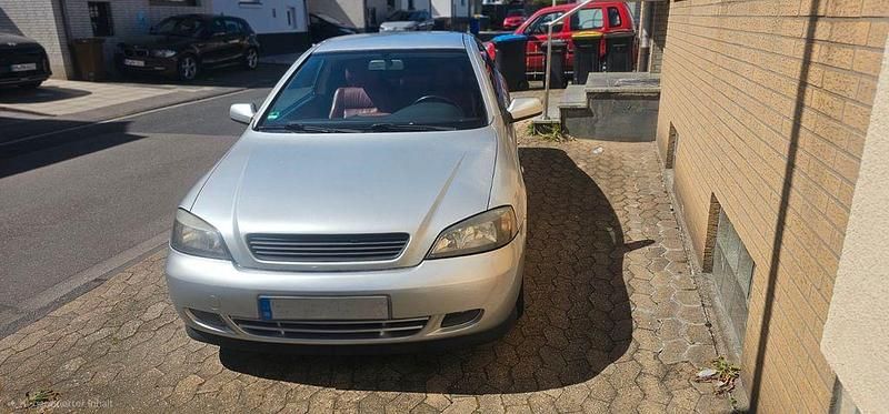 Gebraucht Opel Astra Sport 147 PS (108 kW) 2001 Grau Coupé