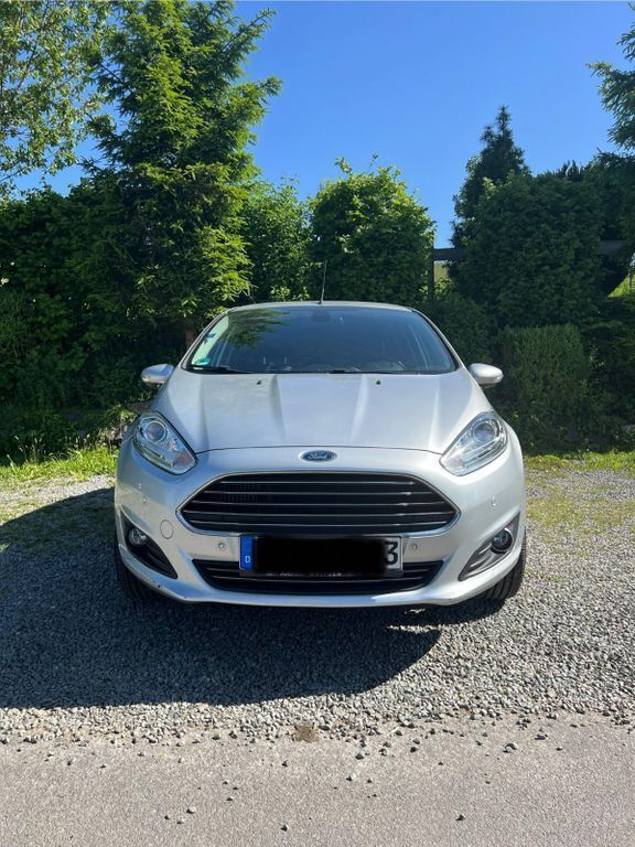 Silber Gebraucht 2015 Ford Fiesta Kleinwagen | 6.200 € (Superpreis) - Bild 1/4