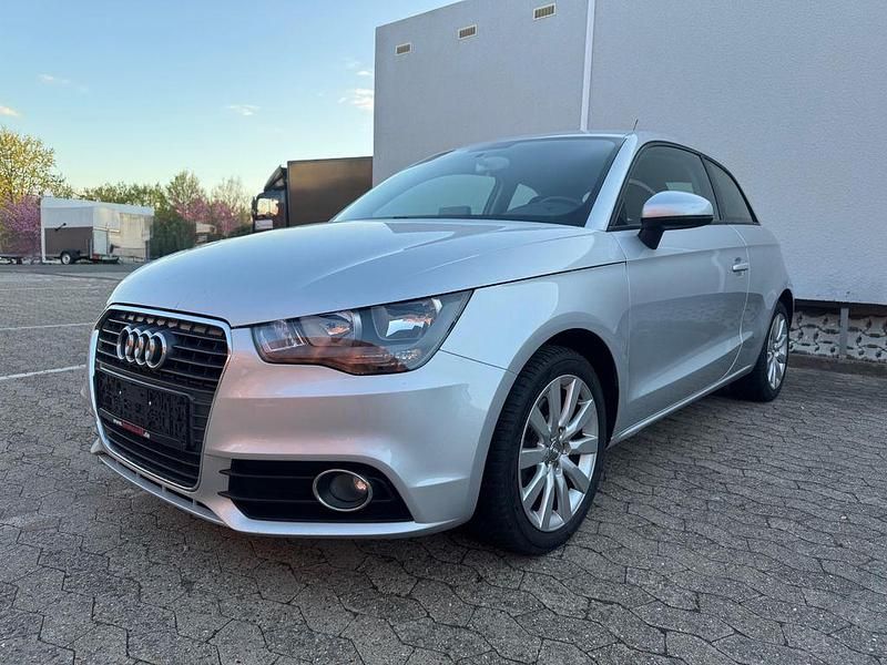 Second-hand Audi A1 105 CP (77 kW) 2010 Argintiu Hatchback
