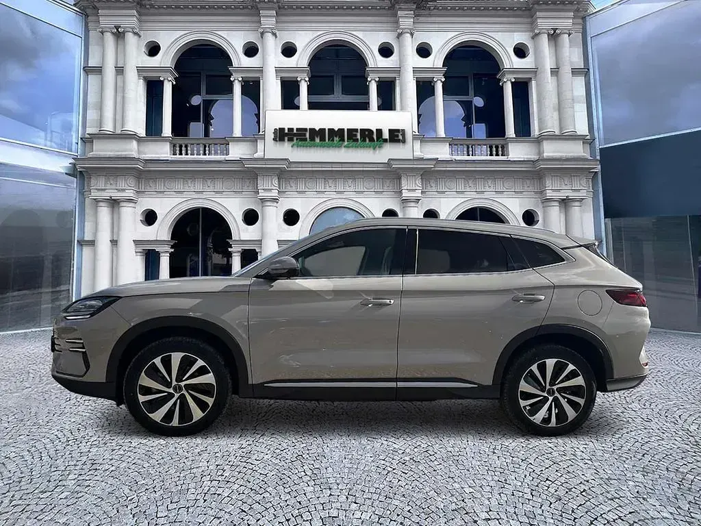 Używany BYD Seal U Design 324 KM (238 kW) 2026 Beżowy SUV