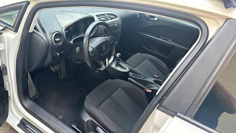 Gebraucht Seat Leon FR 211 PS (155 kW) 2010 Weiß Kleinwagen