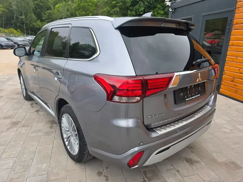 Gebraucht Mitsubishi Outlander P-HEV Top 135 PS (99 kW) 2019 Grau Limousine