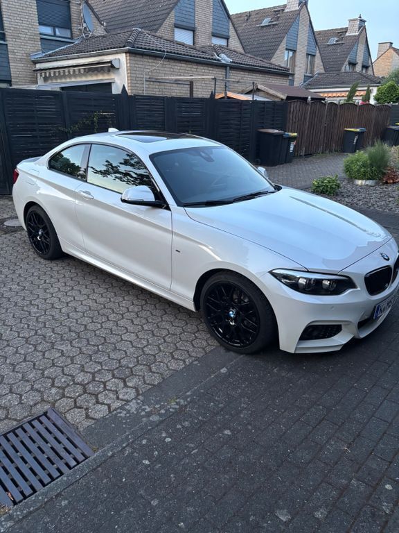 Weiß Gebraucht 2019 BMW 218 M Sport Coupé | 22.999 € (Fairer Preis) - Bild 1/4