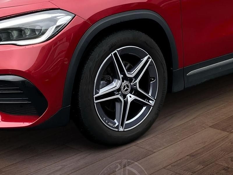 Gebraucht Mercedes GLA200 AMG 163 PS (119 kW) 2022 Rot SUV