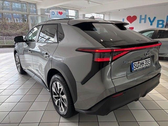 Gebraucht Toyota bZ4X 150 kW (204 PS) 2025 Grau SUV