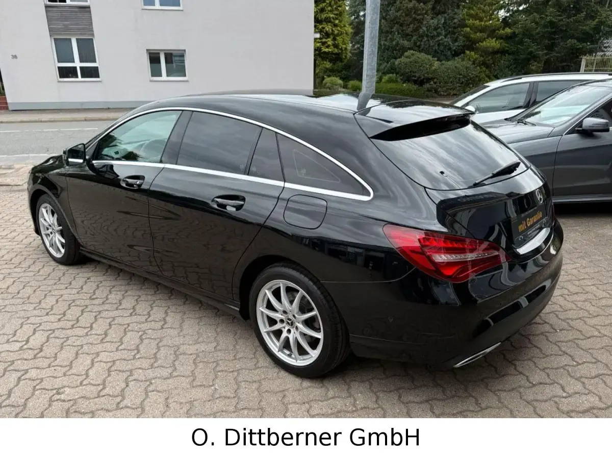 Gebraucht Mercedes CLA220 Shooting Brake 170 PS (125 kW) 2018 Schwarz Kombi