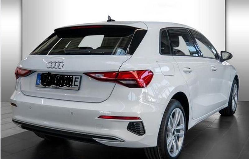Weiß Gebraucht 2022 Audi A3 Sportback e-tron Advanced Limousine | 23.500 € (Superpreis) - Bild 1/4