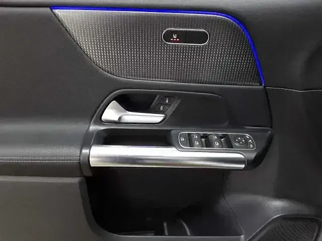 Gebraucht Mercedes B200 Progressive 163 PS (119 kW) 2021 Silber Kleinwagen