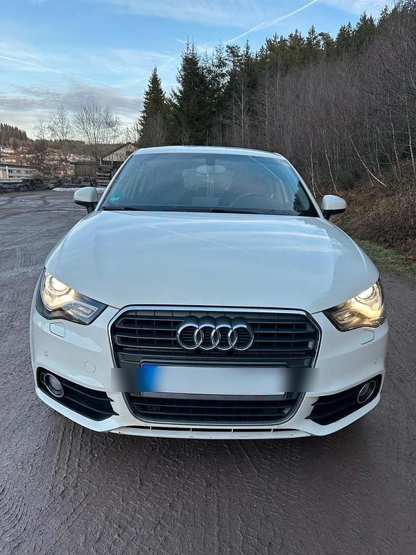 Gebraucht Audi A1 86 PS (63 kW) 2012 Weiß Kleinwagen