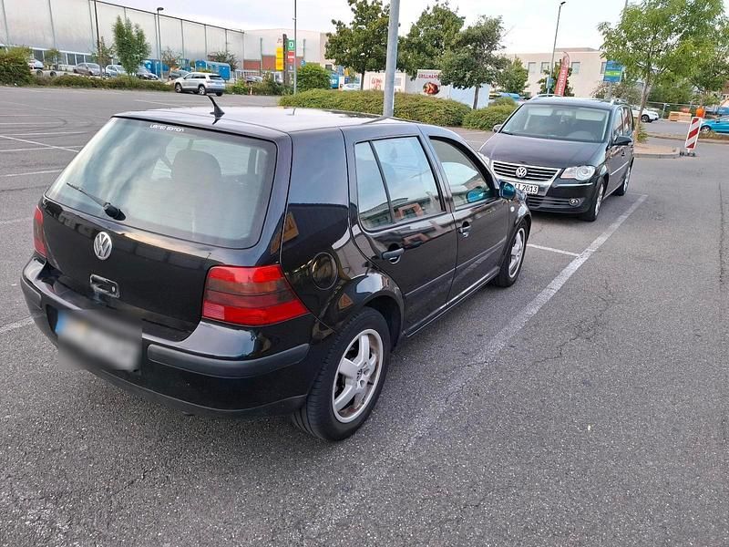 Schwarz Gebraucht 2000 VW Golf IV Edition Kleinwagen | 1.200 € (Fairer Preis) - Bild 1/4