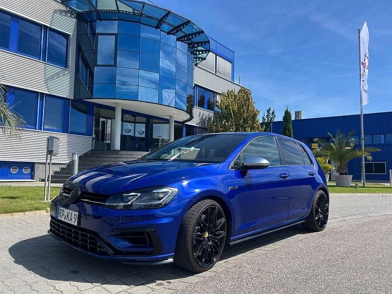Blau Gebraucht 2019 VW Golf VII R Limousine | 25.900 € (Fairer Preis) - Bild 1/4