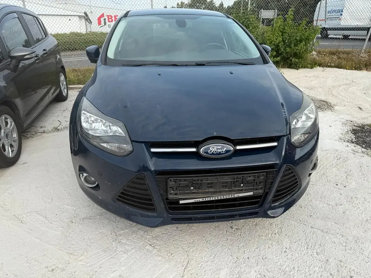 Gebraucht Ford Focus Titanium 125 PS (91 kW) 2012 Blau Kombi