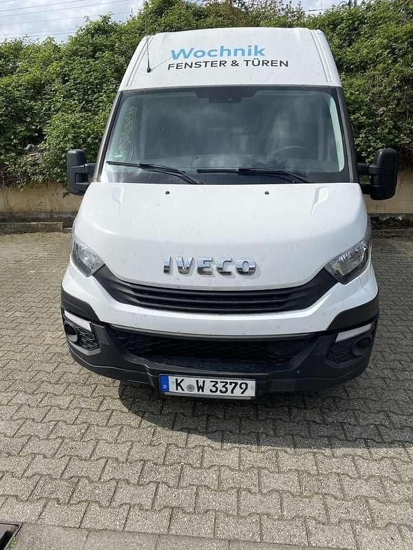 Second-hand Iveco Daily 156 CP (114 kW) 2017 Van