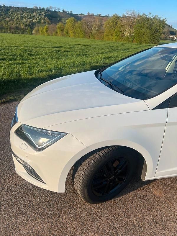 Gebraucht Seat Leon FR 125 PS (91 kW) 2018 Weiß Limousine