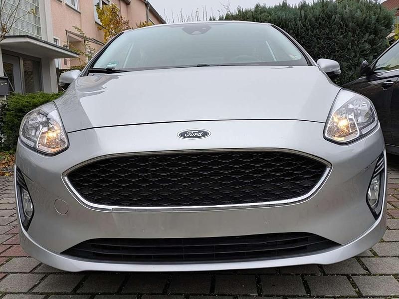 Gebraucht Ford Fiesta 86 PS (63 kW) 2018 Silber Limousine