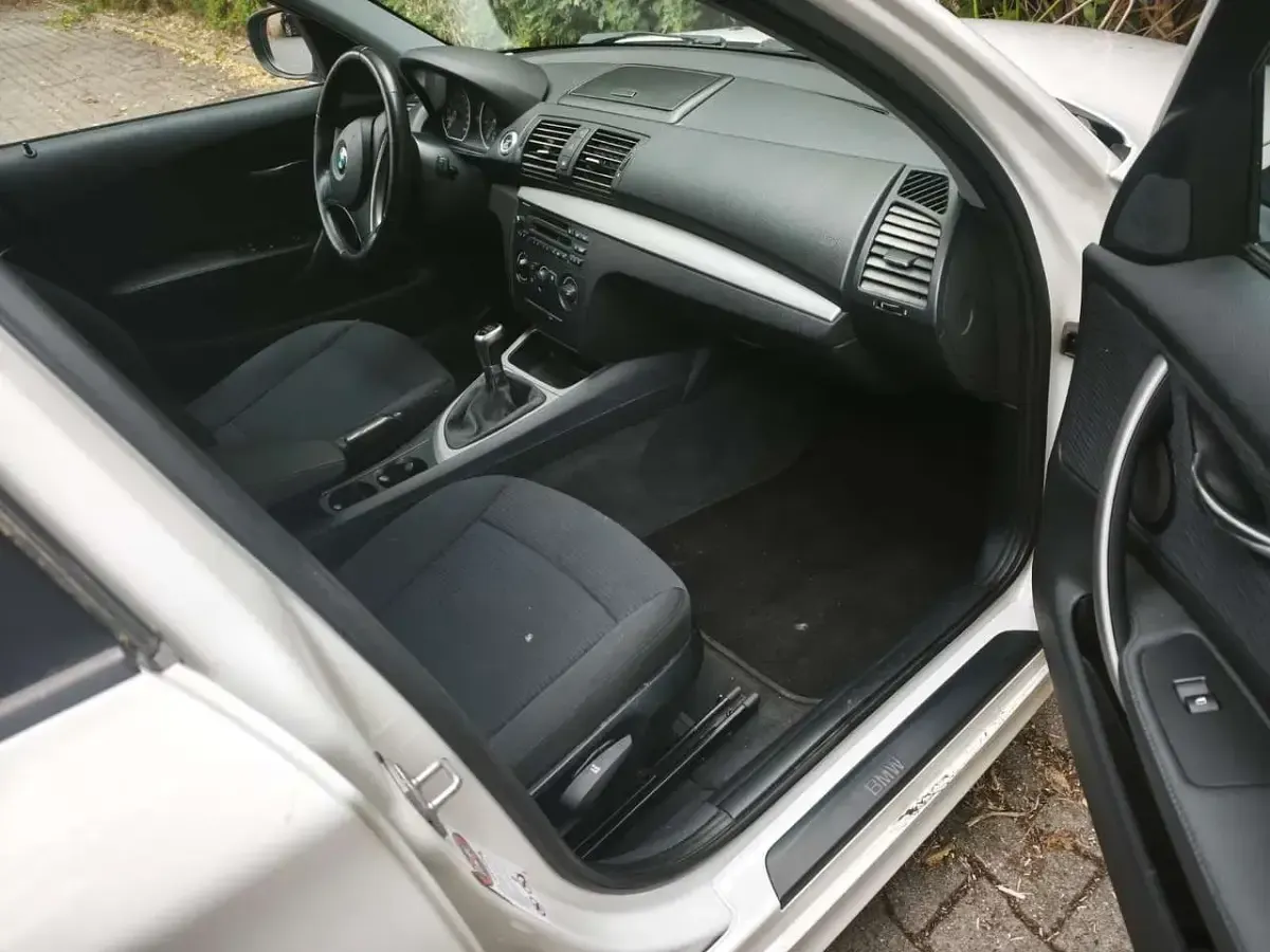 Gebraucht BMW 116 Lifestyle 122 PS (89 kW) 2010 Weiß Kleinwagen