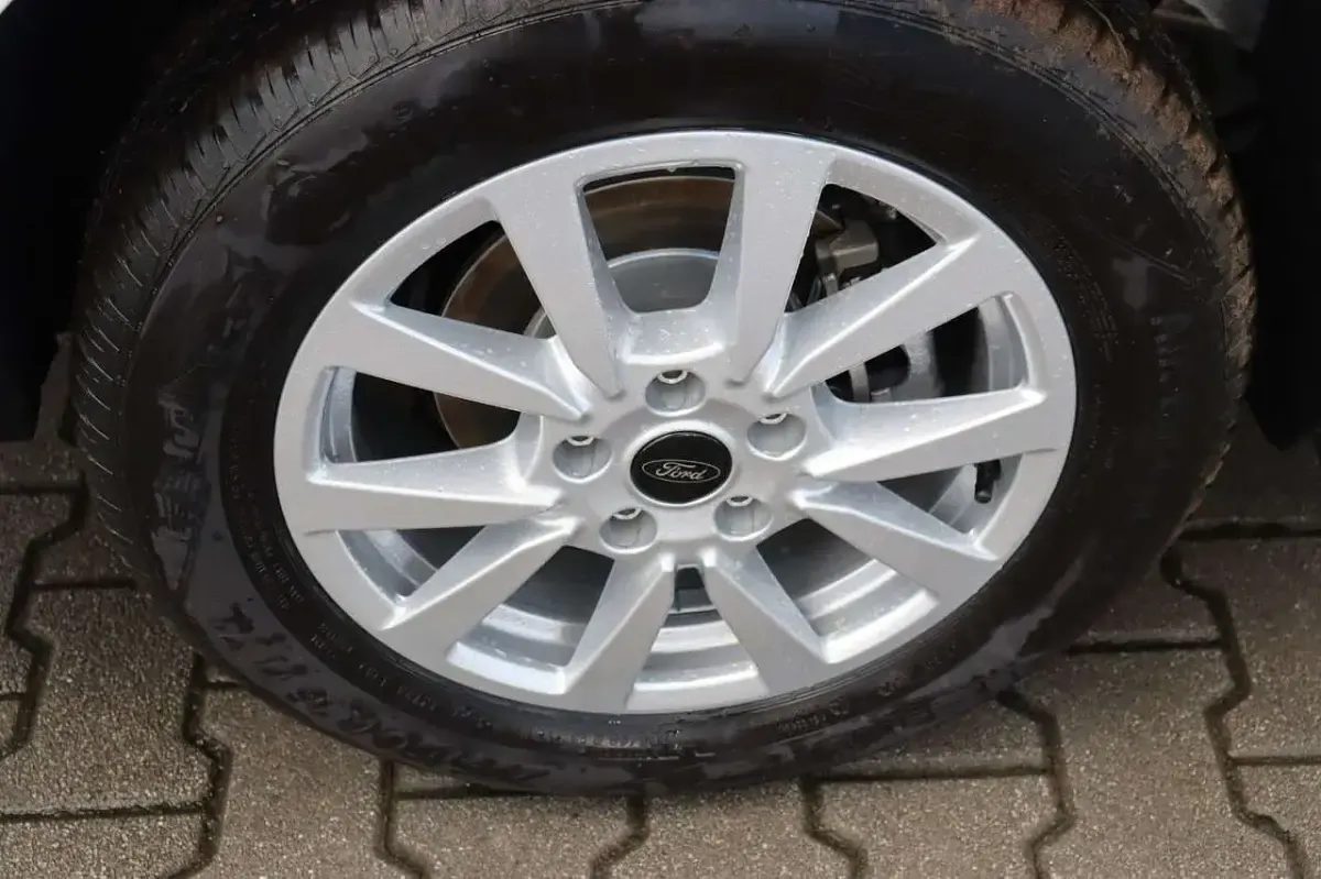 Neu Ford Tourneo Connect Trend 114 PS (83 kW) 2026 Frozen white Van / Kleinbus