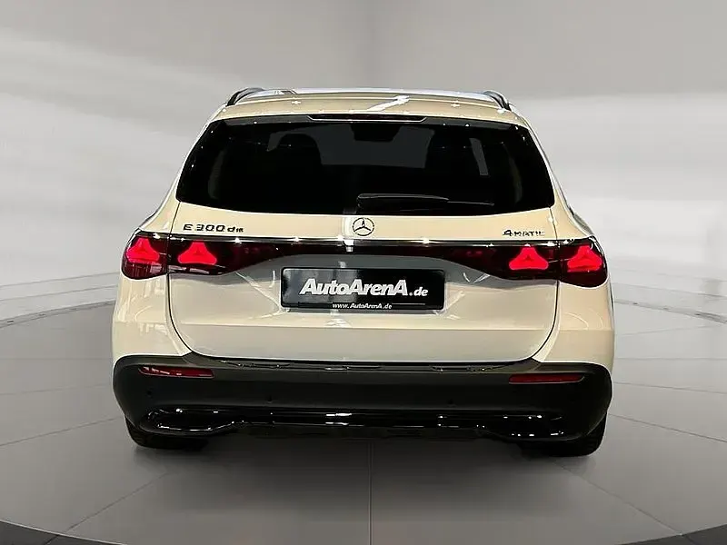 Gebraucht Mercedes E300 313 PS (230 kW) 2025 Unilack polarweiss Kombi