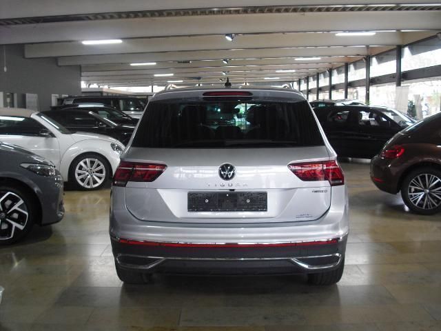 Gebraucht VW Tiguan Elegance 200 PS (147 kW) 2023 Silber SUV