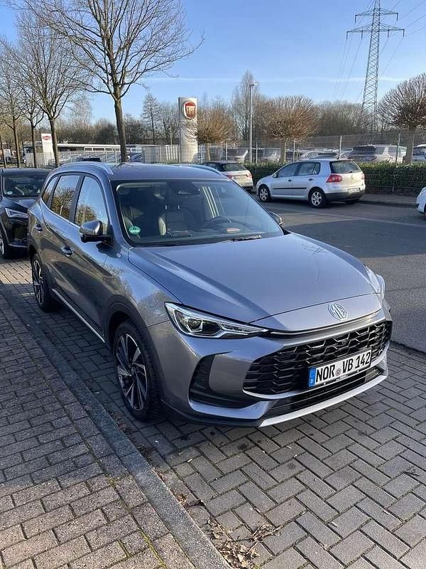 Grau Gebraucht 2025 MG ZS Luxury SUV | 21.750 € (Guter Preis) - Bild 1/4