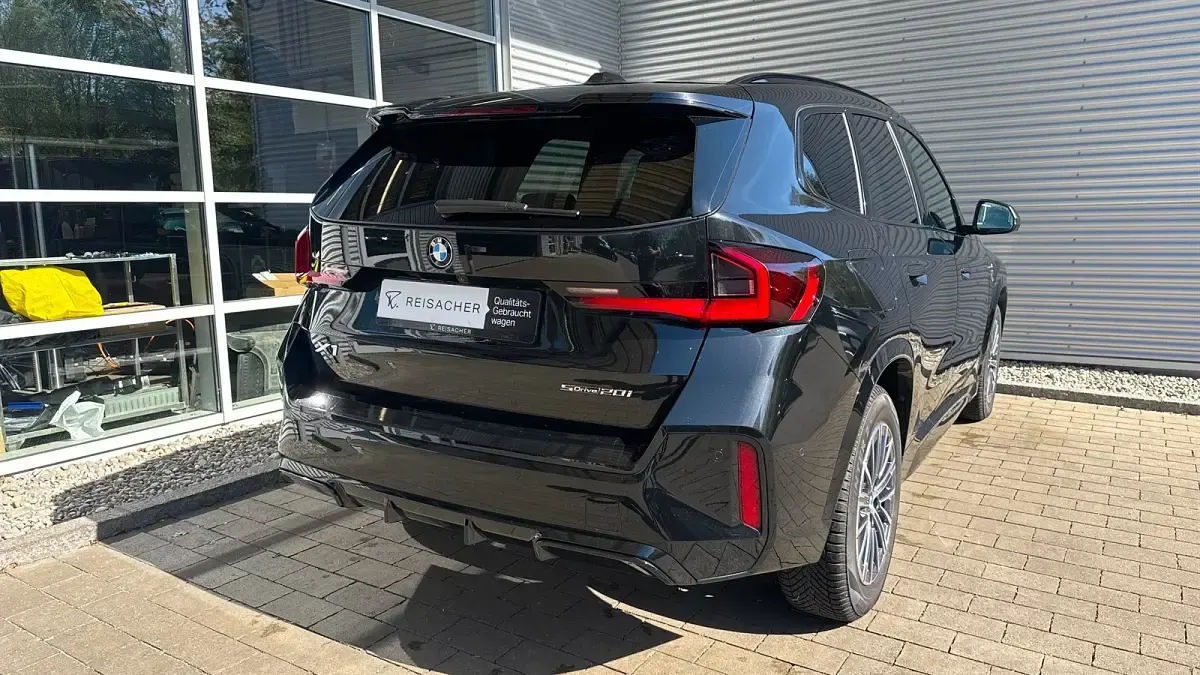 Gebraucht BMW X1 M Sport 156 PS (114 kW) 2025 Saphirschwarz metallic SUV