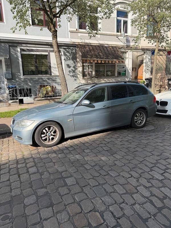 Second-hand BMW 320 177 CP (130 kW) 2007 Albastru Break