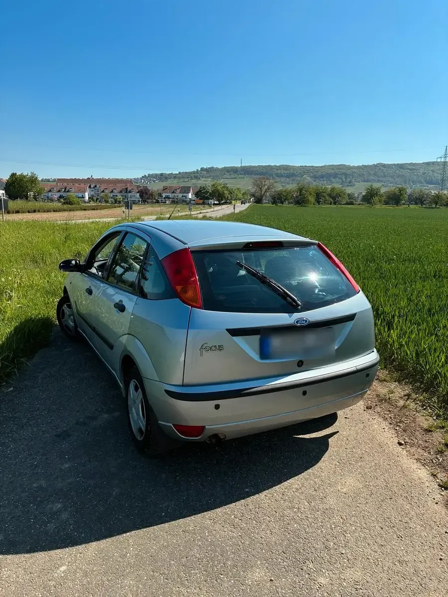 Brugt Ford Focus 75 HK (55 kW) 2002 Grå Stationcar