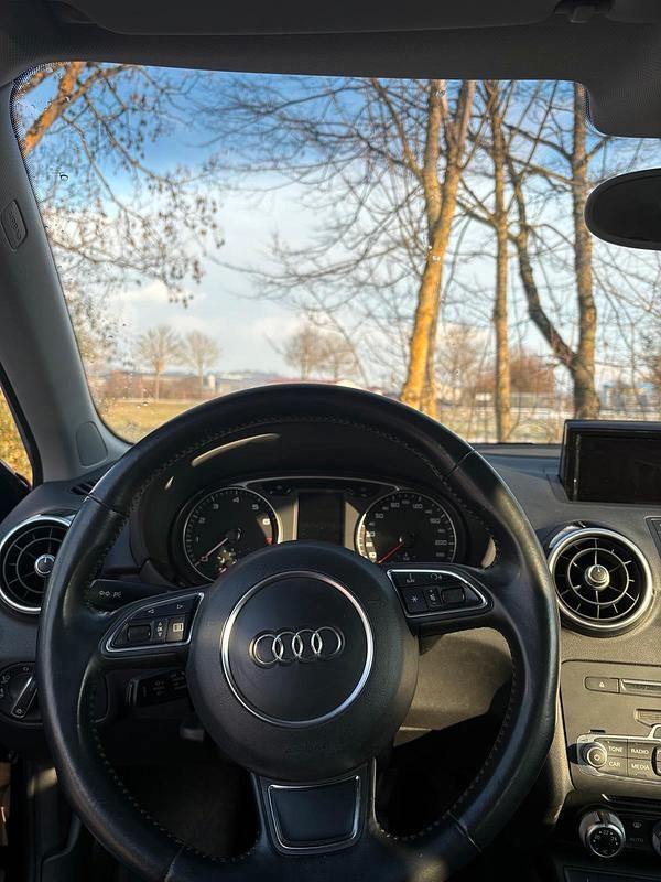 Gebraucht Audi A1 95 PS (69 kW) 2016 Schwarz Kleinwagen