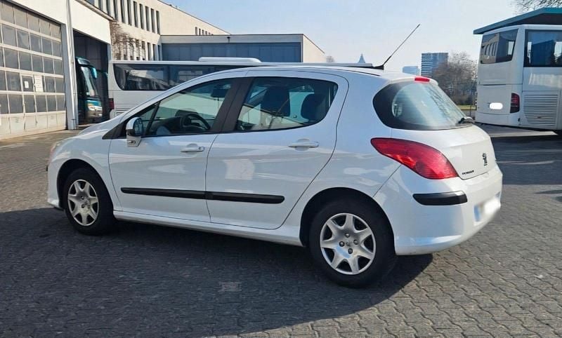 Gebraucht Peugeot 308 95 PS (69 kW) 2010 Weiß Limousine